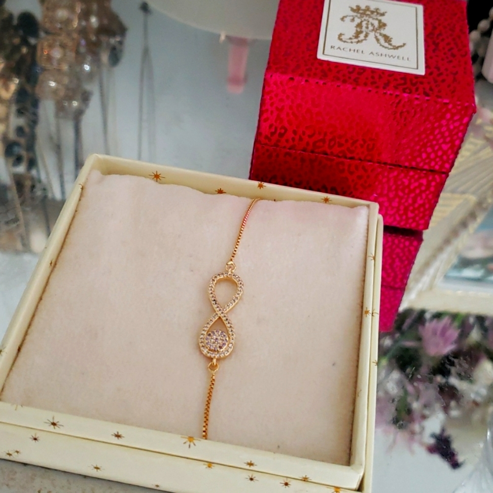 Luxe collection gold adjustable bracelet